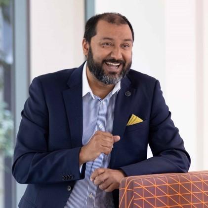 Dr Umair Ghori headshot
