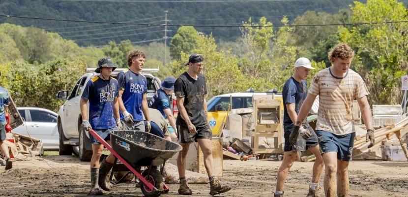 Bond Bull Sharks Rugby team helping with the 2022 flood clean up