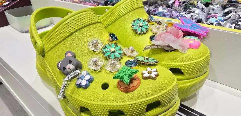 crocs
